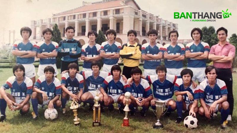 Câu lạc bộ Cảng Sài Gòn đăng quang làm đội vô địch đầu tiên trong mùa giải 1997